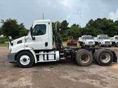 2012 FREIGHTLINER TRACTOR TRUCK - VIN: 1FUJGBDV9CSBR9006