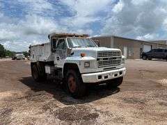 1991 FORD F-800 DUMP TRUCK - VIN: 1FDYK84A9MVA09329