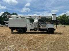 2002 GMC BUCKET TRUCK - VIN: 1GDP7H1E72J506422