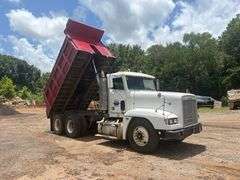 1998 FREIGHTLINER DUMP TRUCK - VIN: 1FUYDZYB3WL925146