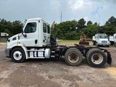 2012 FREIGHTLINER TRACTOR TRUCK - VIN: 1FUJGBDV9CSBR9006