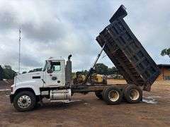 2007 MACK CNH613 DUMP TRUCK - VIN: 1M2AJ06YX7N006427