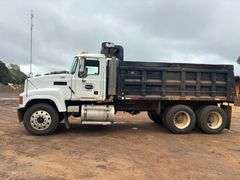 2007 MACK CNH613 DUMP TRUCK - VIN: 1M2AJ06YX7N006427