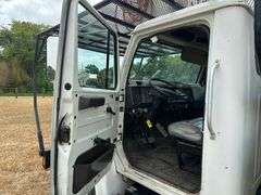 1999 INTERNATIONAL 4700 BUCKET TRUCK - VIN: 1HTSCABP0XH595401
