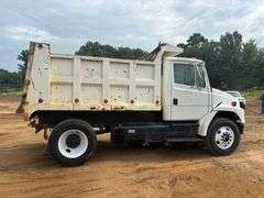 2000 FREIGHTLINER DUMP TRUCK - VIN: 1FUWJJCB7YHB85277