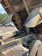 1991 FORD F-800 DUMP TRUCK - VIN: 1FDYK84A9MVA09329