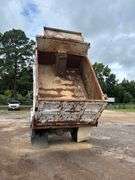 2000 FREIGHTLINER DUMP TRUCK - VIN: 1FUWJJCB3YHB85051