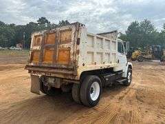 2000 FREIGHTLINER DUMP TRUCK - VIN: 1FUWJJCB7YHB85277