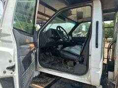 2002 GMC BUCKET TRUCK - VIN: 1GDP7H1E72J506422