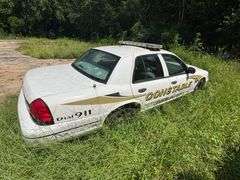 2000 FORD CROWN VICTORIA - VIN: 2FAFP71W0YX208223