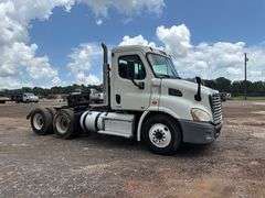 2012 FREIGHTLINER TRACTOR TRUCK - VIN: 1FUJGBDV9CSBR9006