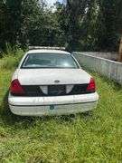 2000 FORD CROWN VICTORIA - VIN: 2FAFP71W0YX208223