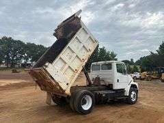 2000 FREIGHTLINER DUMP TRUCK - VIN: 1FUWJJCB7YHB85277
