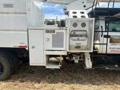 2002 GMC BUCKET TRUCK - VIN: 1GDP7H1E72J506422