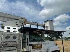2002 GMC BUCKET TRUCK - VIN: 1GDP7H1E72J506422