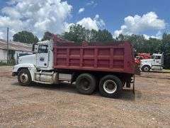 1998 FREIGHTLINER DUMP TRUCK - VIN: 1FUYDZYB3WL925146