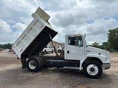 2001 FREIGHTLINER DUMP TRUCK - VIN: 1FUBBXAK61HB85584