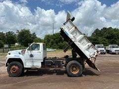 1991 FORD F-800 DUMP TRUCK - VIN: 1FDYK84A9MVA09329