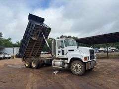 2007 MACK CNH613 DUMP TRUCK - VIN: 1M2AJ06YX7N006427