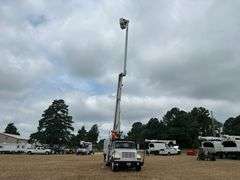 1999 INTERNATIONAL 4700 BUCKET TRUCK - VIN: 1HTSCABP0XH595401