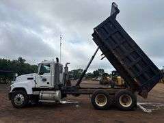 2007 MACK CNH613 DUMP TRUCK - VIN: 1M2AJ06YX7N006427
