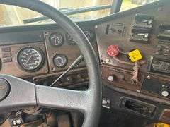 1998 FREIGHTLINER DUMP TRUCK - VIN: 1FUYDZYB3WL925146