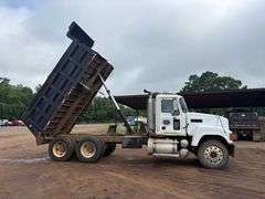 2007 MACK CNH613 DUMP TRUCK - VIN: 1M2AJ06YX7N006427