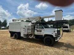 2002 GMC BUCKET TRUCK - VIN: 1GDP7H1E72J506422