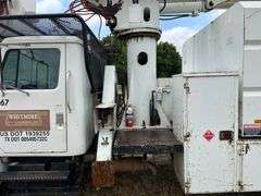1999 INTERNATIONAL 4700 BUCKET TRUCK - VIN: 1HTSCABP0XH595401