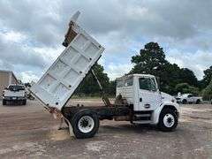 2000 FREIGHTLINER DUMP TRUCK - VIN: 1FUWJJCB3YHB85051