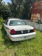2000 FORD CROWN VICTORIA - VIN: 2FAFP71W0YX208223