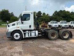 2012 FREIGHTLINER TRACTOR TRUCK - VIN: 1FUJGBDV9CSBR9006