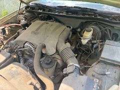 2000 FORD CROWN VICTORIA - VIN: 2FAFP71W0YX208223