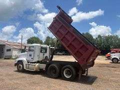 1998 FREIGHTLINER DUMP TRUCK - VIN: 1FUYDZYB3WL925146