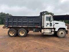 2007 MACK CNH613 DUMP TRUCK - VIN: 1M2AJ06YX7N006427