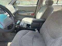 2000 FORD CROWN VICTORIA - VIN: 2FAFP71W0YX208223