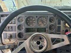 2000 FREIGHTLINER DUMP TRUCK - VIN: 1FUWJJCB0YHB84990