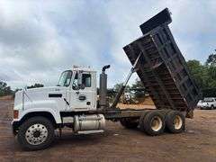 2007 MACK CNH613 DUMP TRUCK - VIN: 1M2AJ06YX7N006427