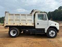 2000 FREIGHTLINER DUMP TRUCK - VIN: 1FUWJJCB7YHB85277