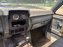 1991 FORD F-800 DUMP TRUCK - VIN: 1FDYK84A9MVA09329