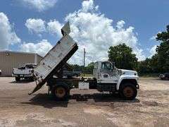 1991 FORD F-800 DUMP TRUCK - VIN: 1FDYK84A9MVA09329