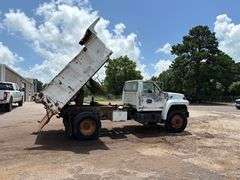 1991 FORD F-800 DUMP TRUCK - VIN: 1FDYK84A9MVA09329