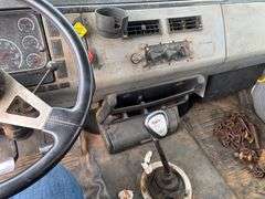 2001 FREIGHTLINER DUMP TRUCK - VIN: 1FUBBXAK61HB85584