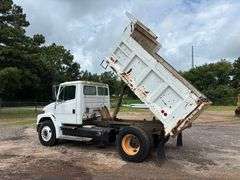 2001 FREIGHTLINER DUMP TRUCK - VIN: 1FUBBXAK61HB85584