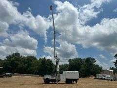 2002 GMC BUCKET TRUCK - VIN: 1GDP7H1E72J506422