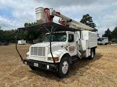 1999 INTERNATIONAL 4700 BUCKET TRUCK - VIN: 1HTSCABP0XH595401