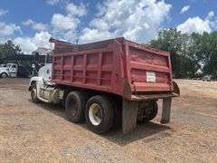 1998 FREIGHTLINER DUMP TRUCK - VIN: 1FUYDZYB3WL925146