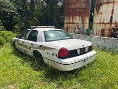 2000 FORD CROWN VICTORIA - VIN: 2FAFP71W0YX208223