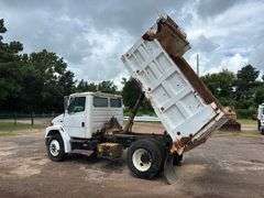2000 FREIGHTLINER DUMP TRUCK - VIN: 1FUWJJCB3YHB85051