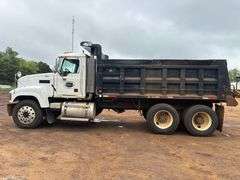 2007 MACK CNH613 DUMP TRUCK - VIN: 1M2AJ06YX7N006427